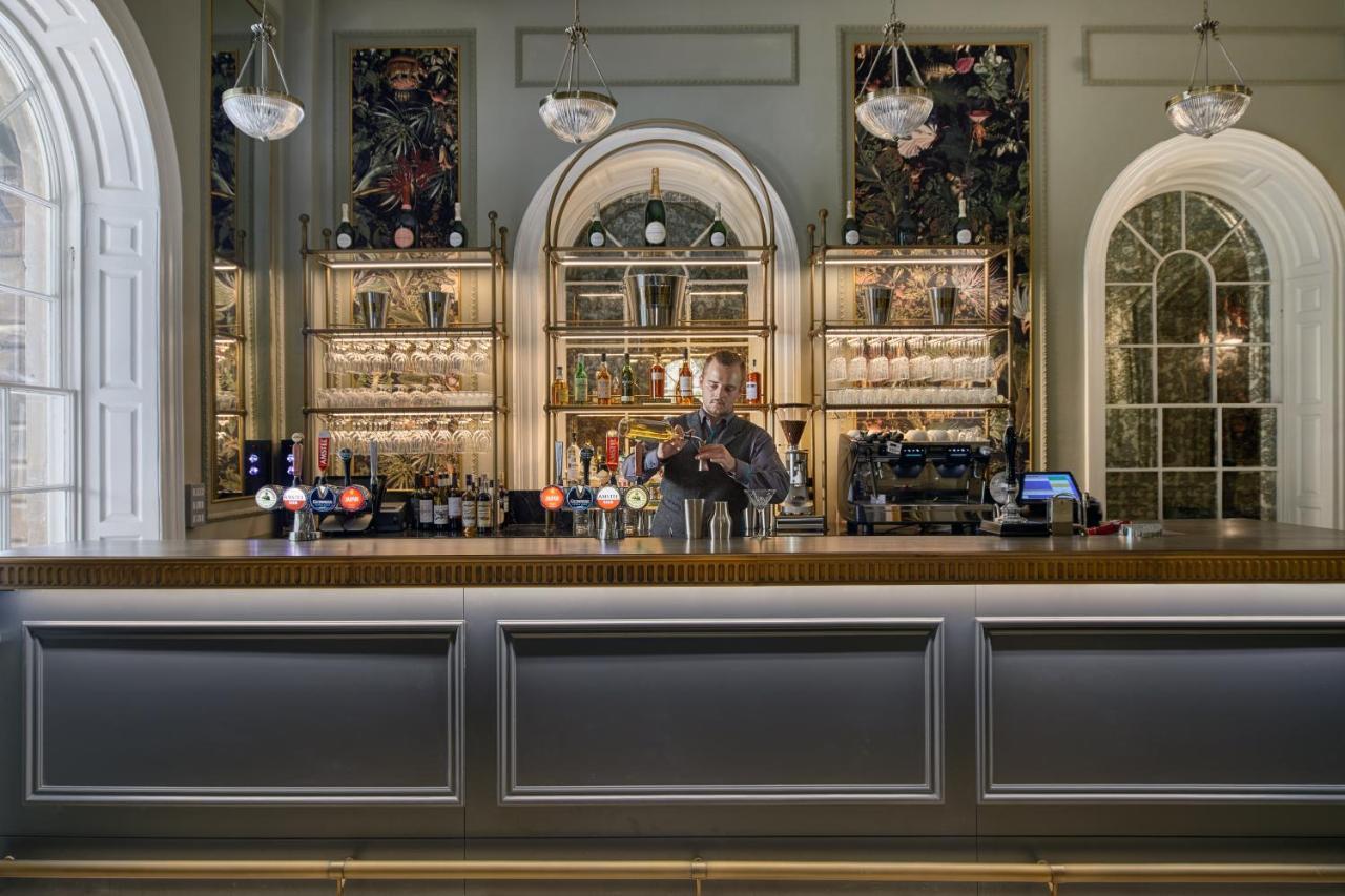Ensana Buxton Crescent Hotel Exterior foto The bar at the National Café